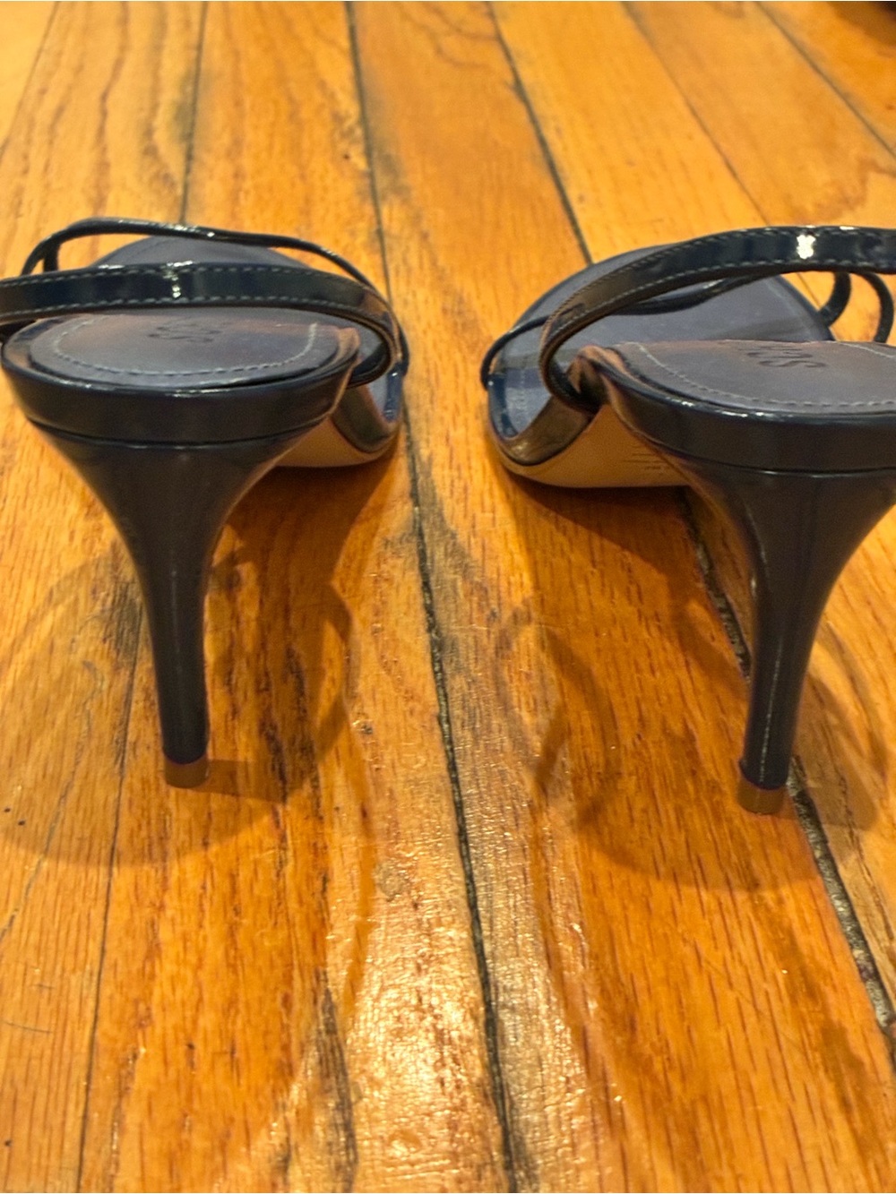 ๐ก๐ช๐ข๐ง: SCHUTZ ๐
REVOLVE - Picture 12 of 16